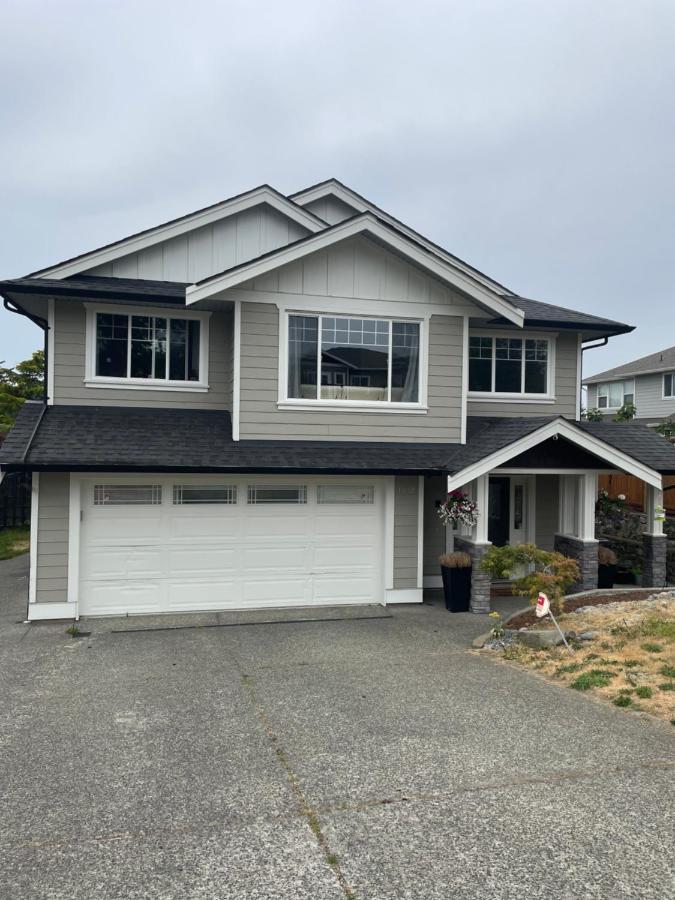 Starting Point Family House Hotel Saanich Exterior photo